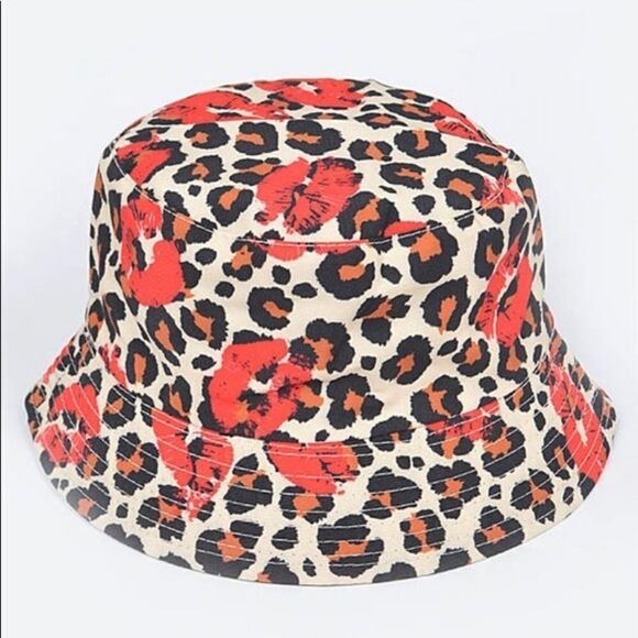 Cute Reversible Poppy colored Lipstick Leopard Hat‎ - Picture 2 of 5